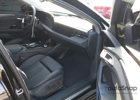 2025 Audi A6 E-Tron Prestige z USA, uszkodzony, nr VIN WAU3DAGH2SA026919